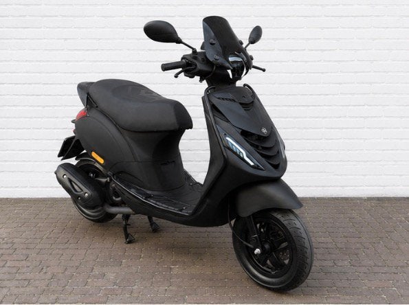 Piaggio zip brom, Fietsen en Brommers, Scooters | Piaggio, Ophalen, Maximaal 45 km/u, Zip, Zo goed als nieuw