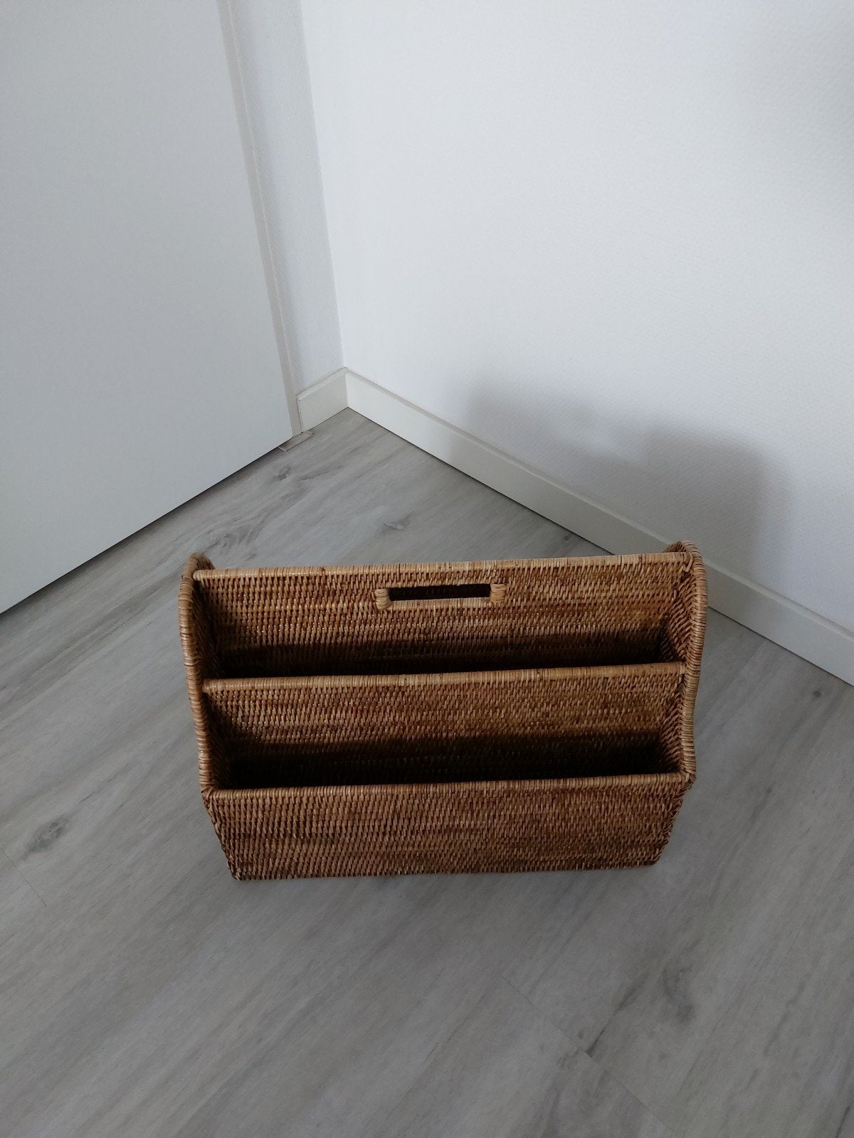 Rotan tijdschriftenrek met 3 vakken, Ophalen, Meerdere vakken, Gebruikt, Natuurlijk materiaal