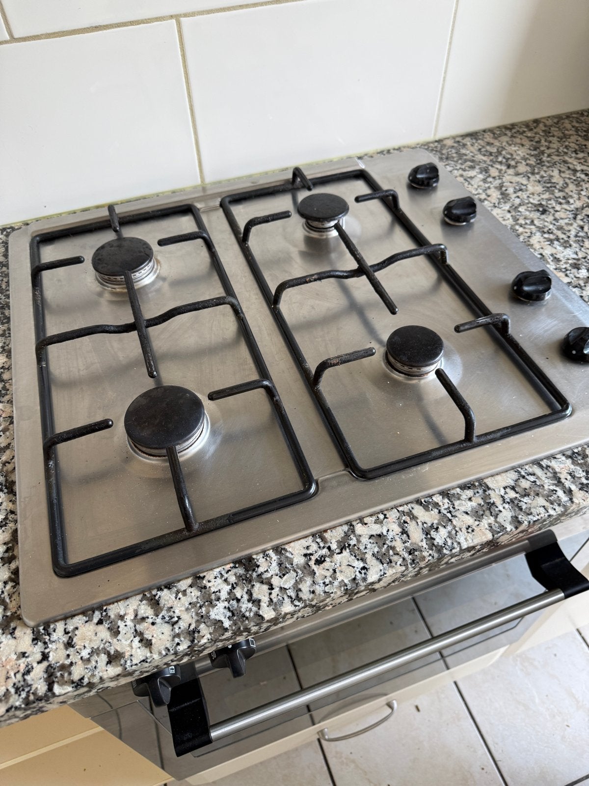 Gebruikt gasfornuis met 4 kookzones, Witgoed en Apparatuur, Fornuizen, Ophalen, Gebruikt, Minder dan 85 cm, 60 cm of meer