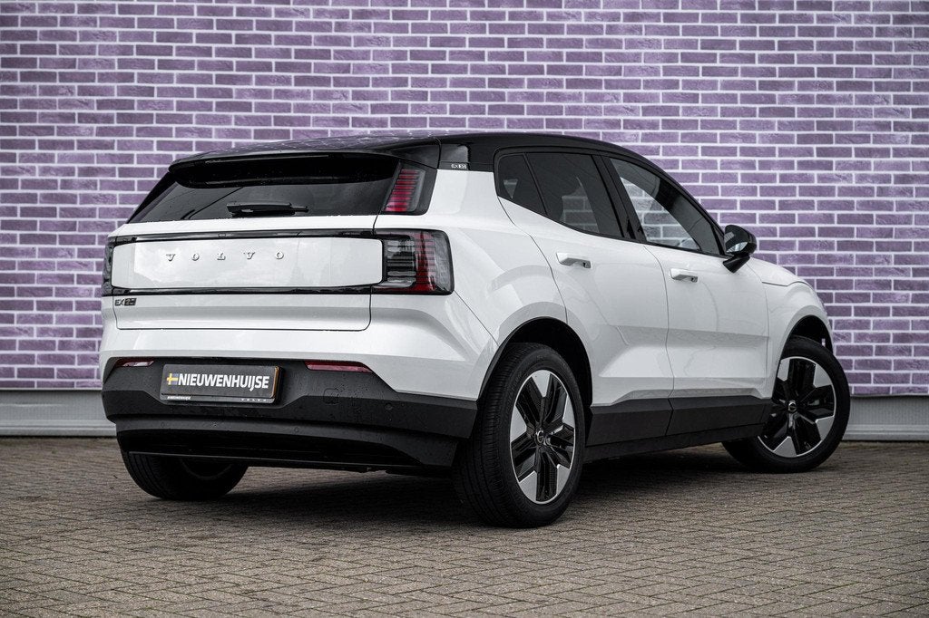 Volvo EX30 Single Motor 51 kWh Plus | Trekhaak | Elektrisch, Auto's, Volvo, 12 maanden, Achterwielaandrijving, Gebruikt, Leder en Stof