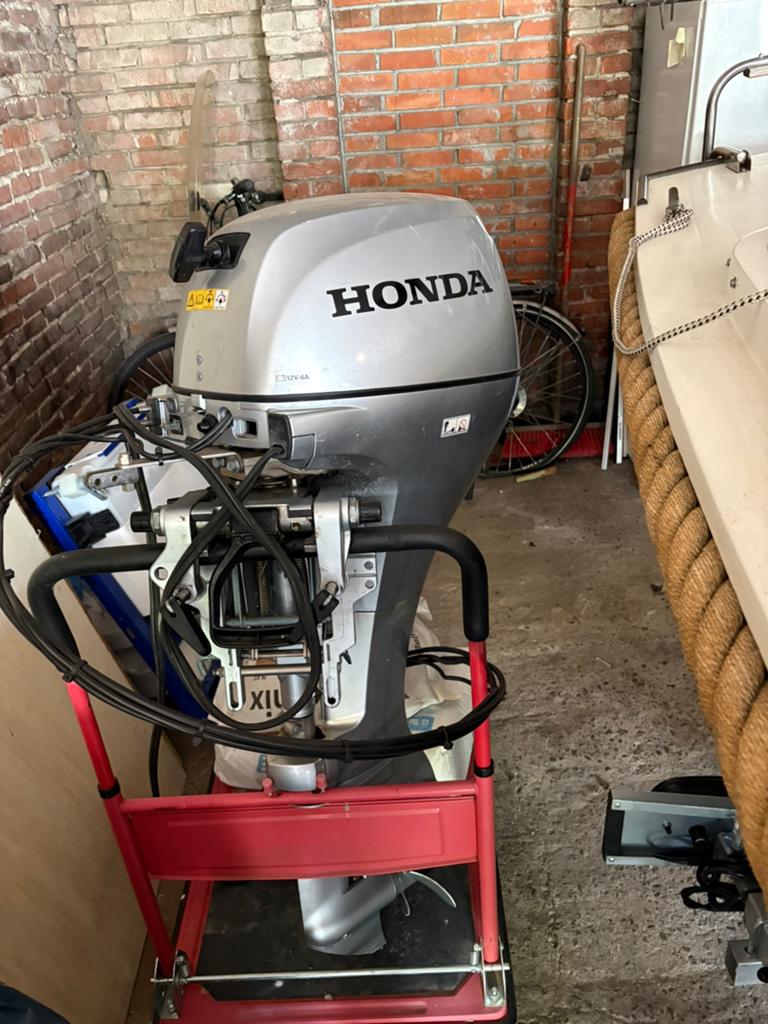 Buitenboordmotor Honda 20 pk met afstandsbediening, Ophalen, 10 tot 30 pk, Met afstandsbediening, Zo goed als nieuw
