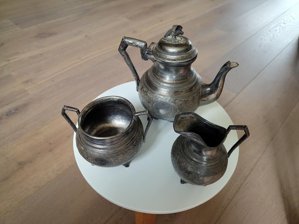 Tinnen koffiekan, melkkan, suikerpot, Ophalen