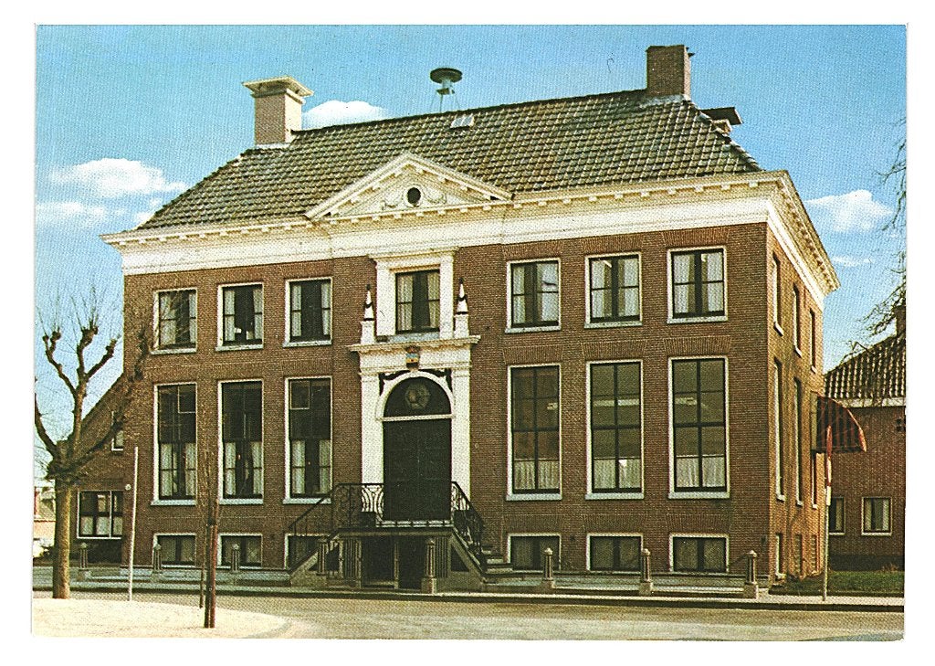 38311	Kollum	Fr Gemeentehuis	 Nette oude kaart Onbeschreven, Ophalen of Verzenden, 1960 tot 1980, Ongelopen, Friesland