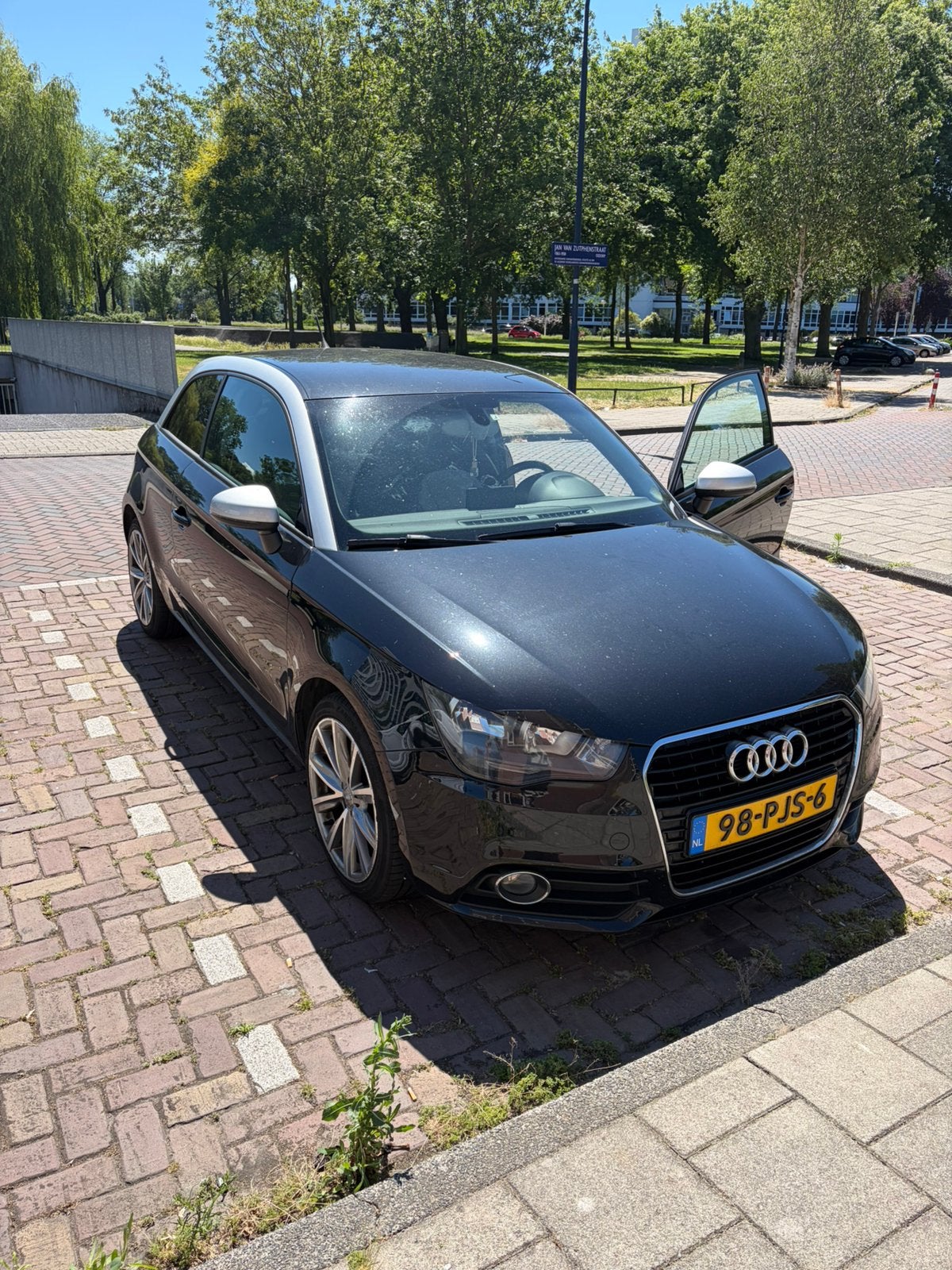 Audi A1 1.2 Tfsi 63KW 2011 Zwart, Auto's, Audi, Voorwielaandrijving, 4 cilinders, 4 stoelen, Leder en Stof