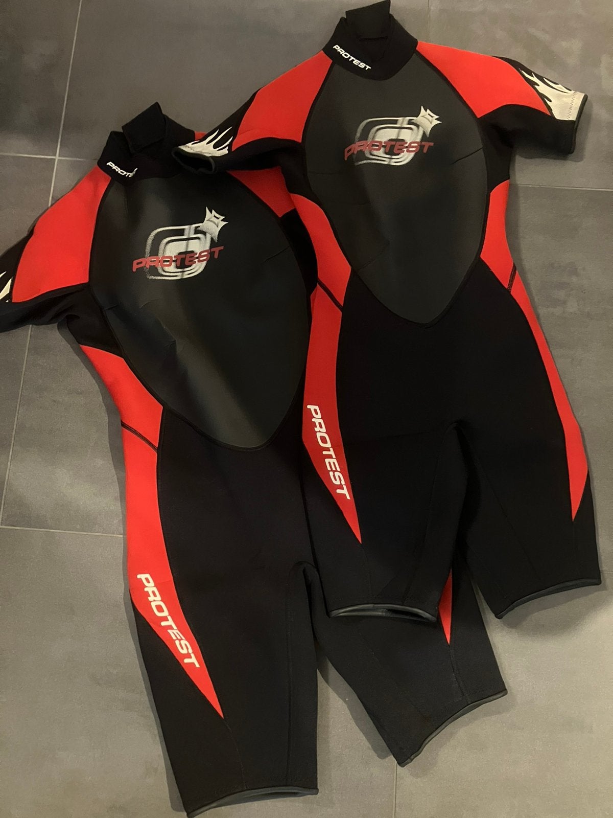 PROTEST wetsuits 2x  ‘shorty’ maat M/38 en XL/42, Ophalen of Verzenden, Gebruikt, Duikpak