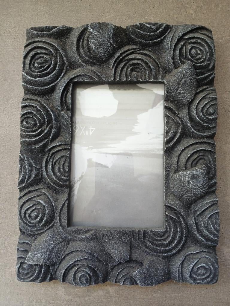 Stenen fotolijst met rozen voor buiten of binnen., Ophalen of Verzenden, Rond, Minder dan 50 cm, Minder dan 100 cm