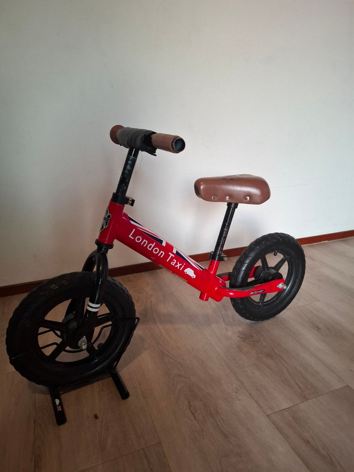 London Taxi loopfiets - Rood, Ophalen, Gebruikt, Minder dan 16 inch, London Taxi
