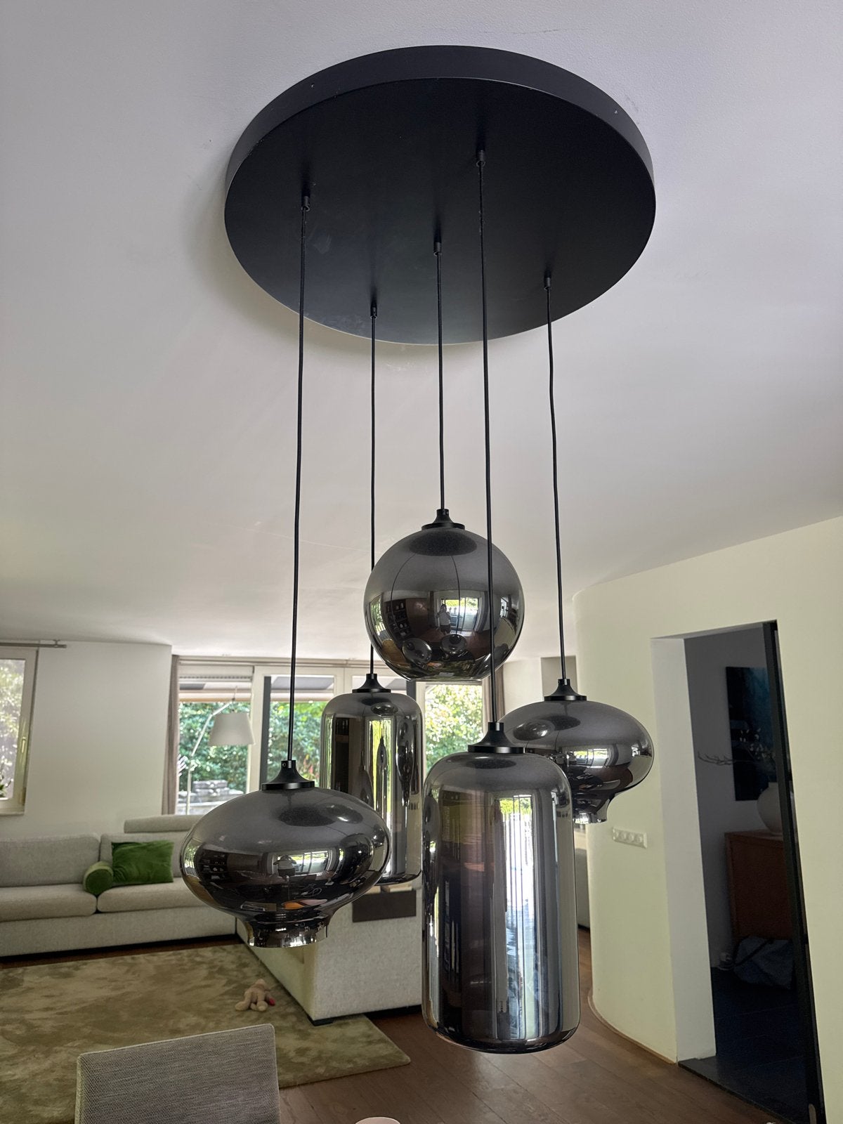 By Eve hanglamp met 5 glazen bollen, smoke kleur, Ophalen, Zo goed als nieuw, Glas, E27 (groot)