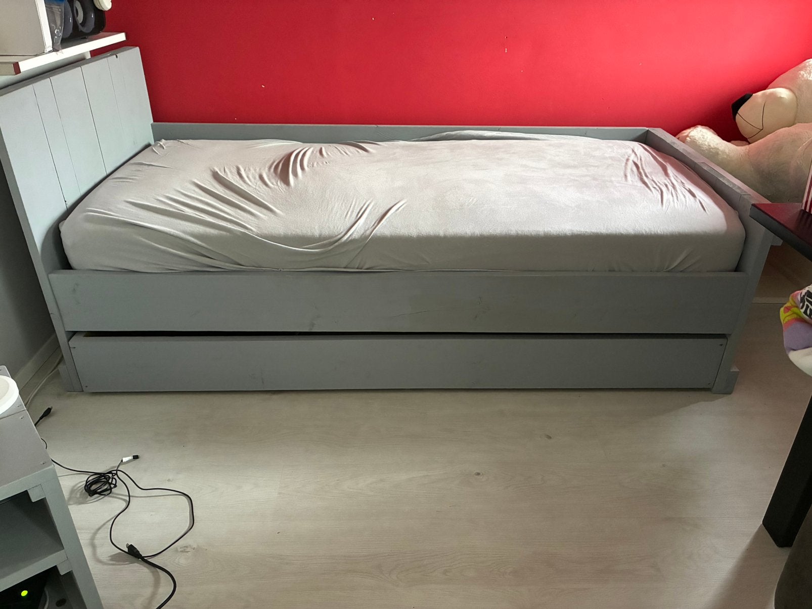 1 persoons bed van steigerhout grijs met logeerbed eronder, Huis en Inrichting, Slaapkamer | Bedden, Ophalen, 90 cm, Eenpersoons