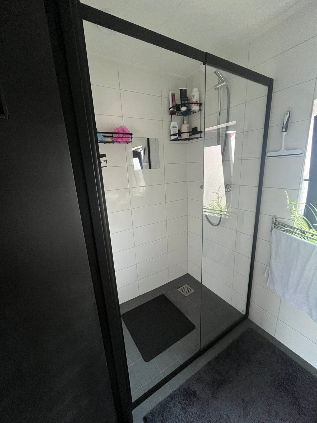 Nieuw in verpakking douchewand, zwart profielen/helder glas., Ophalen, Nieuw
