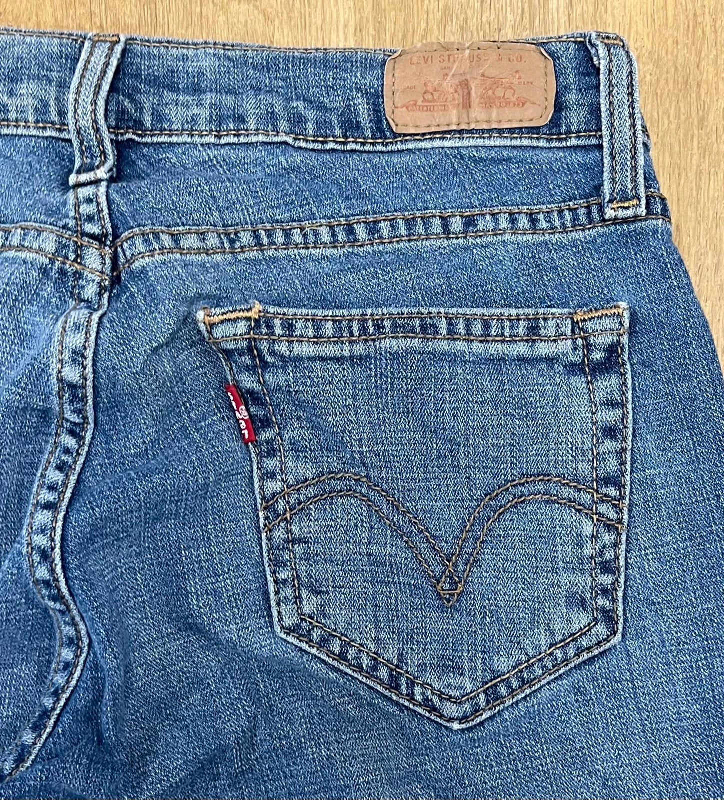 Levi’s 529 curvy body low waist bootcut jeans - Maat 4 / M, Ophalen of Verzenden, Zo goed als nieuw, Blauw, W27 (confectie 34) of kleiner