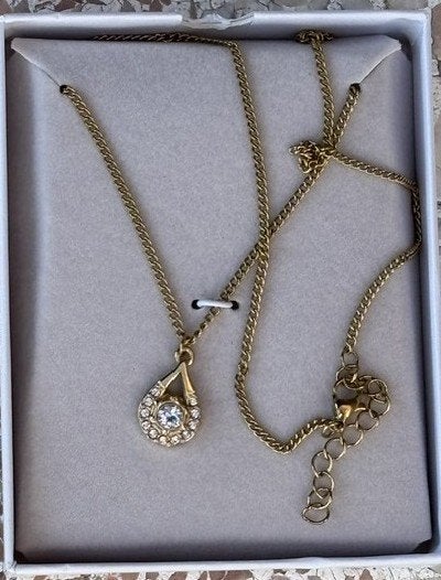 Goudkleurig kettinkje 40cm, met hanger met 12 zirkonia's, Nieuw, Ophalen of Verzenden, Goud, Overige materialen