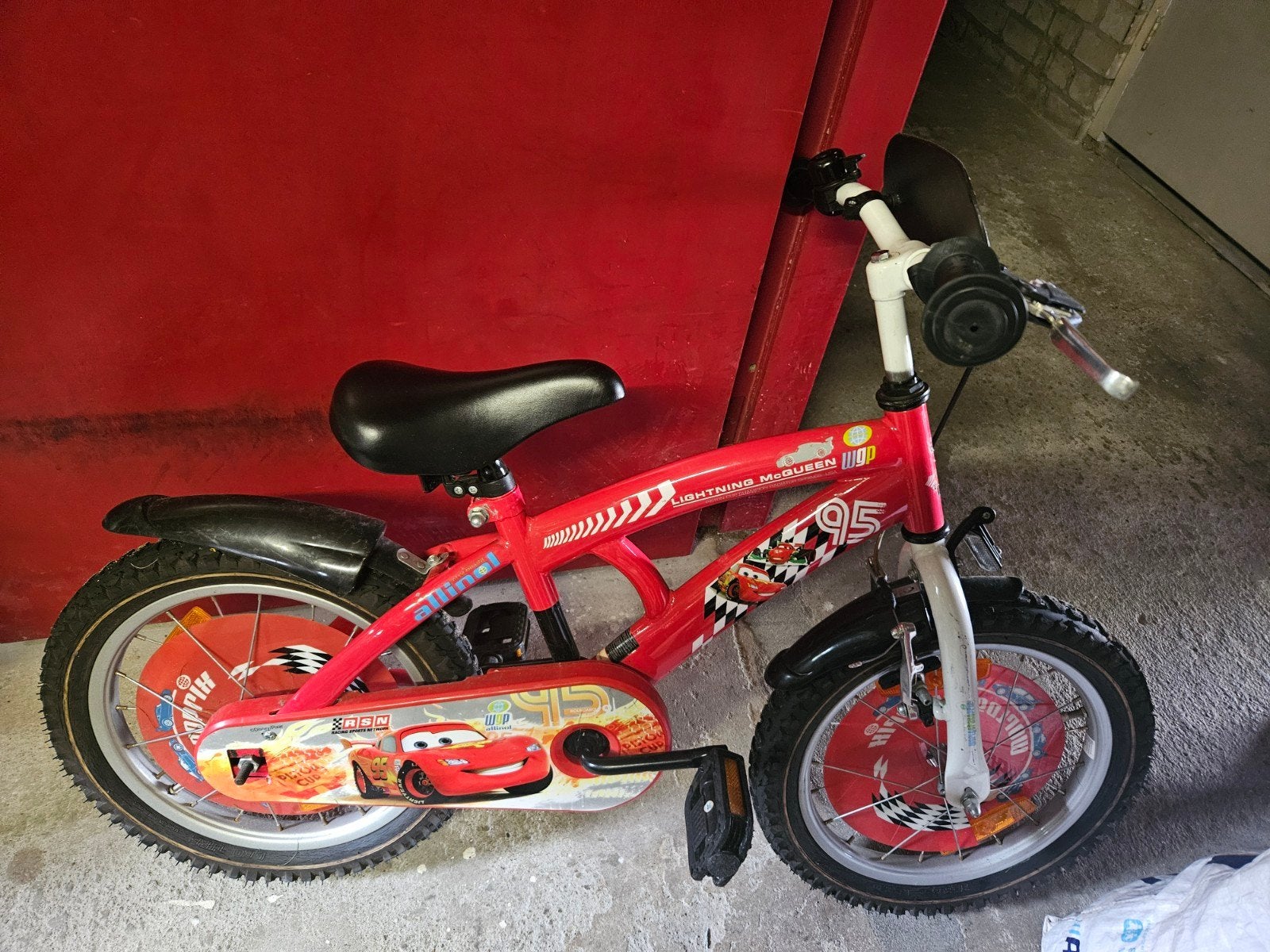 Cars kinderfiets -  Rood, Fietsen en Brommers, Ophalen, Gebruikt, Velgrem, Cars