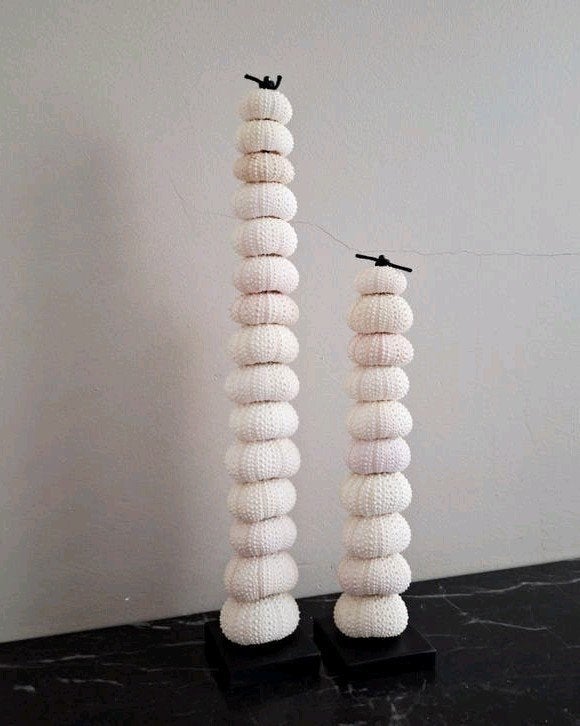 set zeeegels ornamenten op zwarte voet bali ibiza stijl, Huis en Inrichting, Woonaccessoires | Overige, Ophalen of Verzenden, X