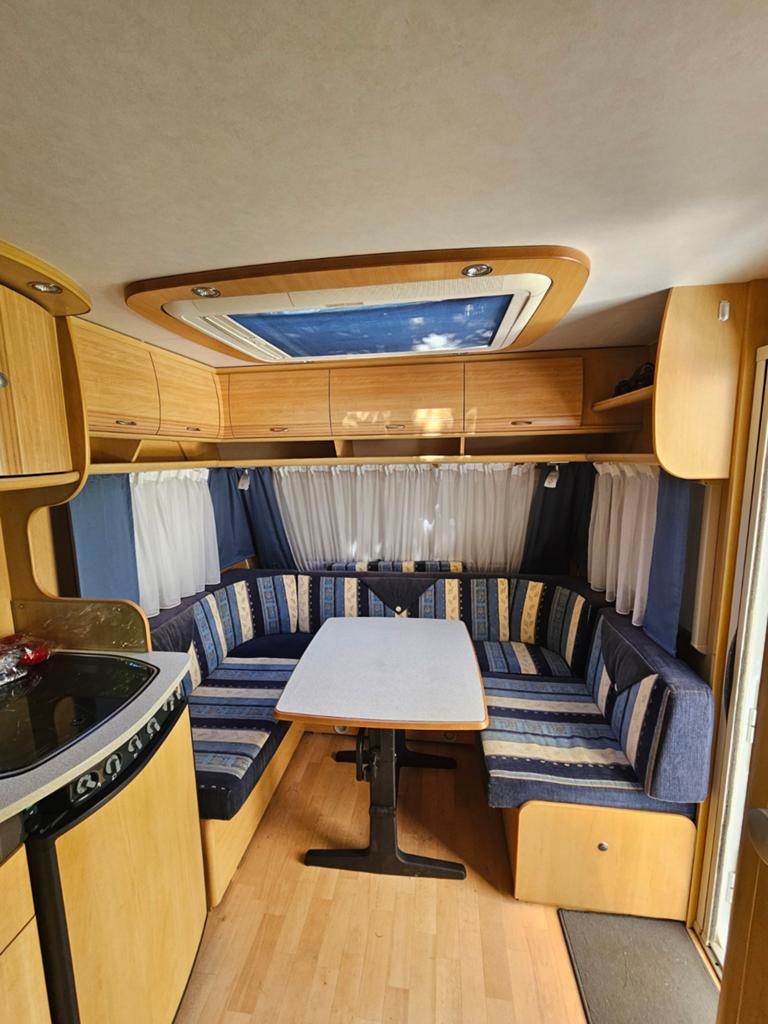 Dethleffs Camper 450DB met voortent en luifel, Caravans en Kamperen, Caravans, tot en met 4, 750 - 1000 kg, Rondzit, Dethleffs