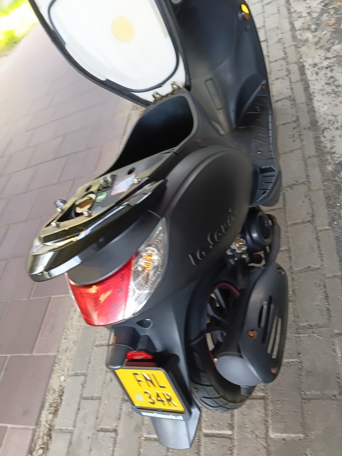 La Souris Scooter - Mat Zwart, Weinig kilometers, Fietsen en Brommers, Ophalen of Verzenden, Gebruikt, Benzine, Overige merken