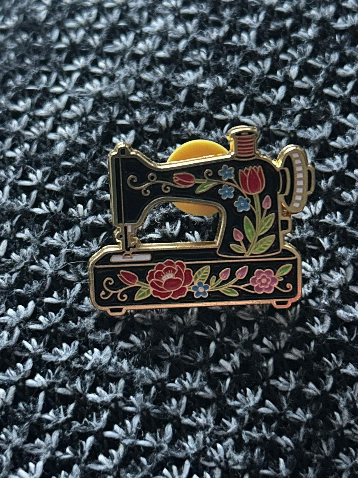 Pin retro nsaimachine zwart vintage, Ophalen of Verzenden, Zo goed als nieuw
