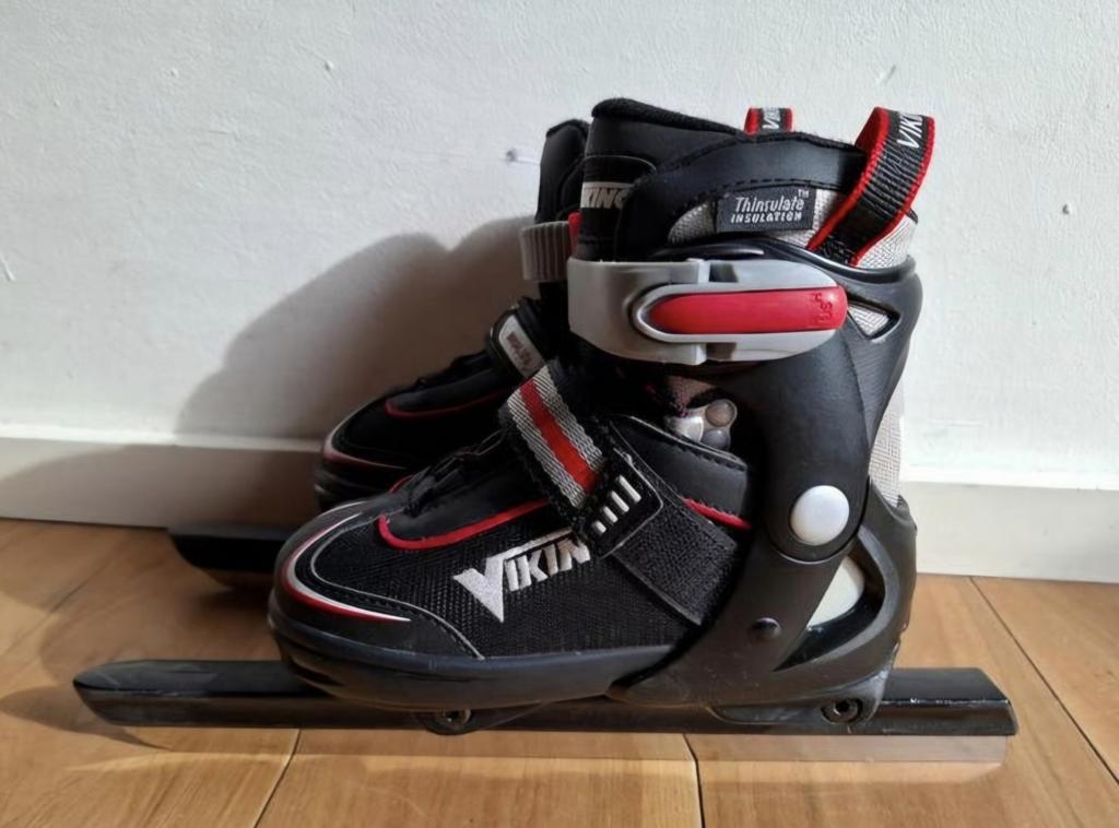 Viking unlimited combinoren 28-29-30-31 ijzers zijn scherp, Sport en Fitness, Schaatsen, Viking, Gebruikt, Combinoren, Ophalen of Verzenden