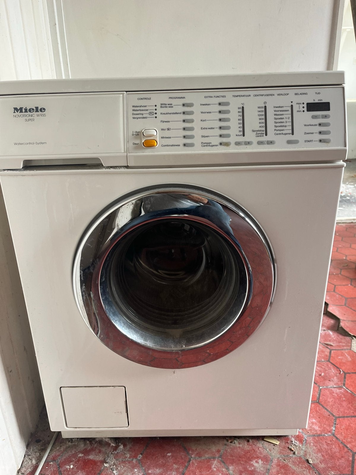 Miele Novotronic W935 Super wasmachine, Ophalen, 6 tot 8 kg, Gebruikt, 1600 toeren of meer