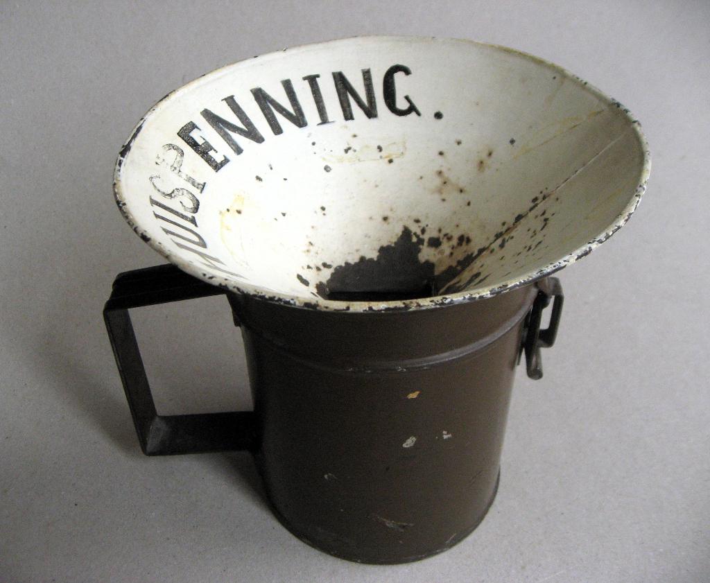 Gasthuispenning, medisch antiek, collectebus ca 1920, Antiek en Kunst, Ophalen of Verzenden