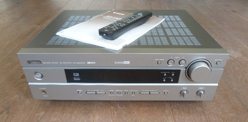100% Gave/Goede YAMAHA AV Receiver + Afst Bed, Ophalen of Verzenden, Zo goed als nieuw, 60 tot 120 watt, Yamaha