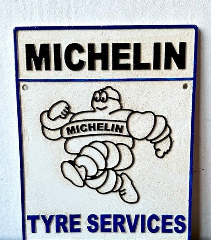 Zwaar gietijzeren reclamebord Michelin mannetje (Bibendum), Verzamelen, Verzenden, Zo goed als nieuw, Reclamebord