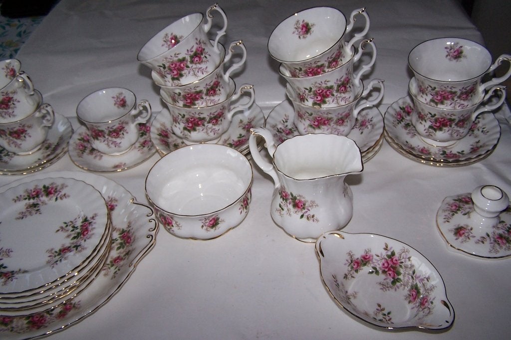 Royal Albert Old Country Roses theeservies - 20-delig, Huis en Inrichting, Keuken | Servies, Klassiek, Ophalen of Verzenden, Zo goed als nieuw