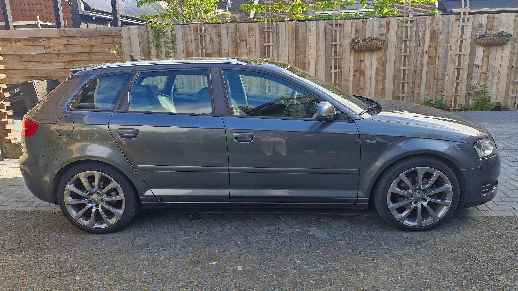 Audi A3 1.4 Tfsi 92KW Sportback S-tronic 2010 Grijs, Euro 5, 125 pk, USB, Zwart