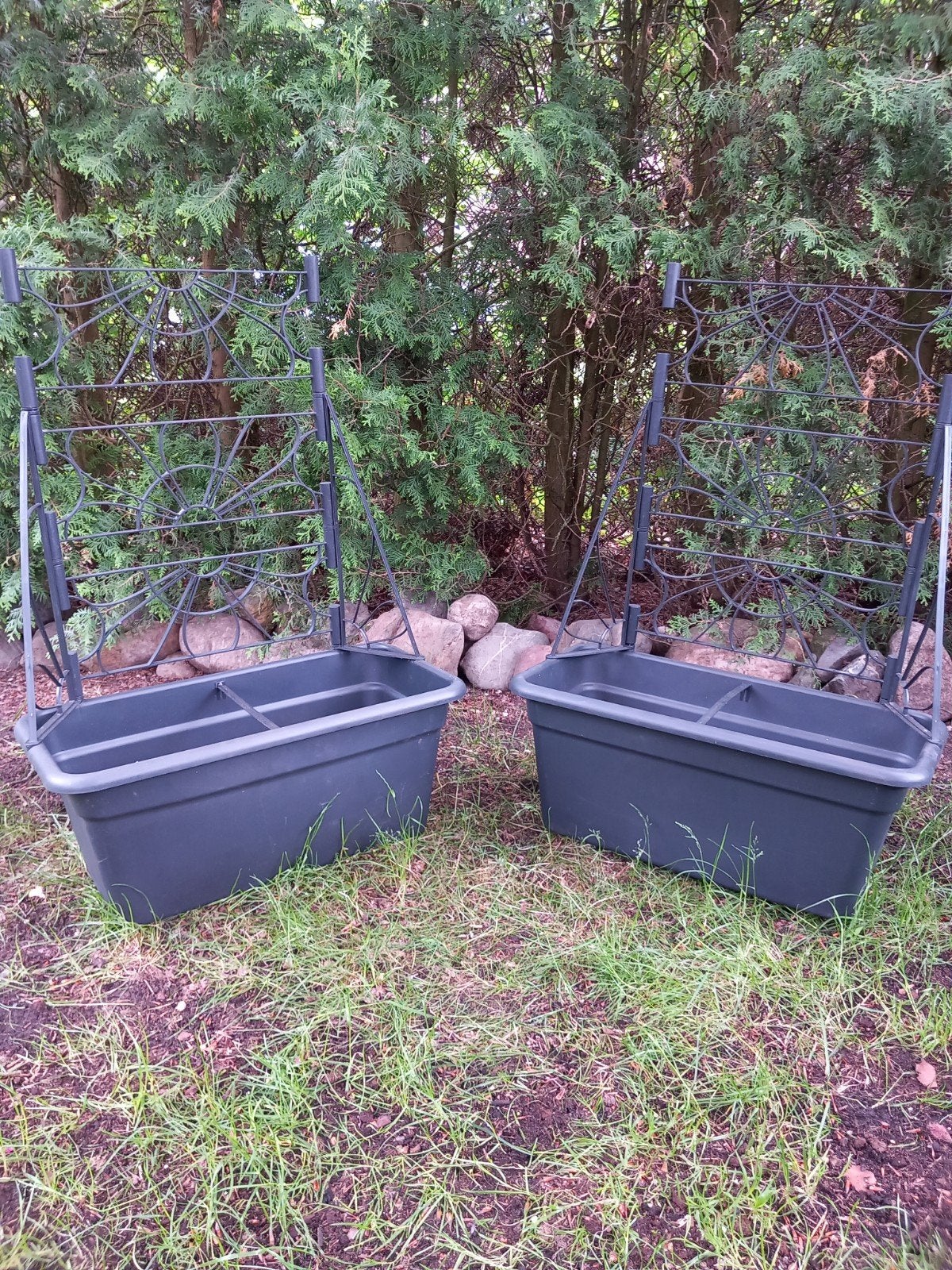 Kunstof plantenbakken met klimrek, Tuin en Terras, Bloembakken en Plantenbakken, Ophalen of Verzenden, Zo goed als nieuw, Rond