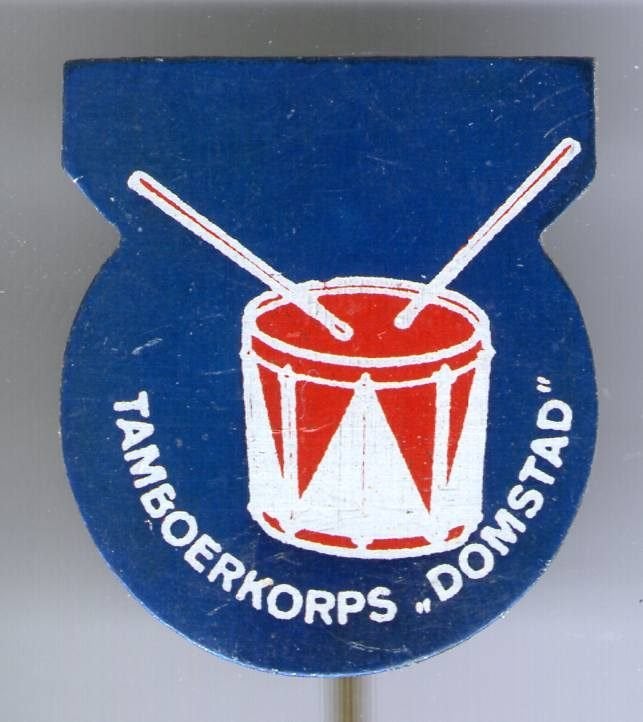 Tamboerkorps ,, Domstad" blik muziek speldje ( L_188), Verzenden, Zo goed als nieuw, Merk, Speldje of Pin