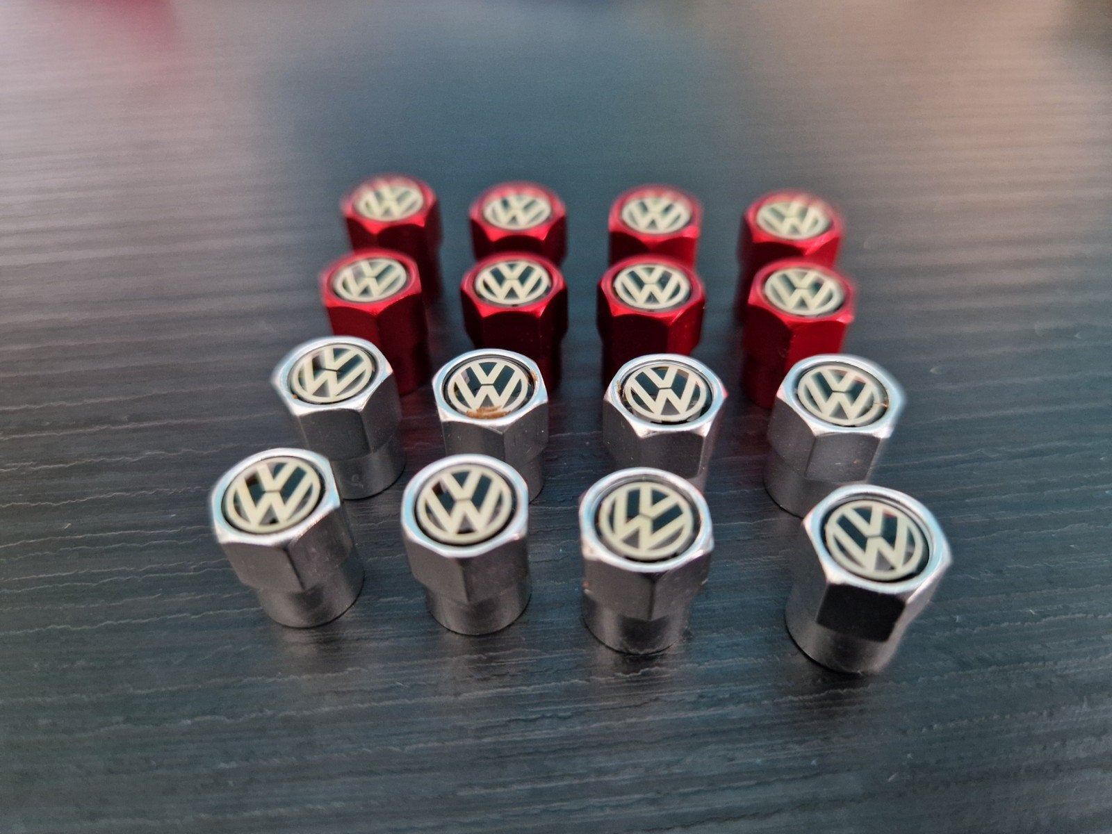 Volkswagen ventieldopjes - 2 sets rood, 2 sets zilver, Auto-onderdelen, Ophalen of Verzenden, Nieuw
