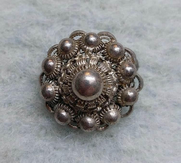 Broche met Zeeuwse knoop, Gebruikt, Minder dan 4 cm, Ophalen of Verzenden, Zilver