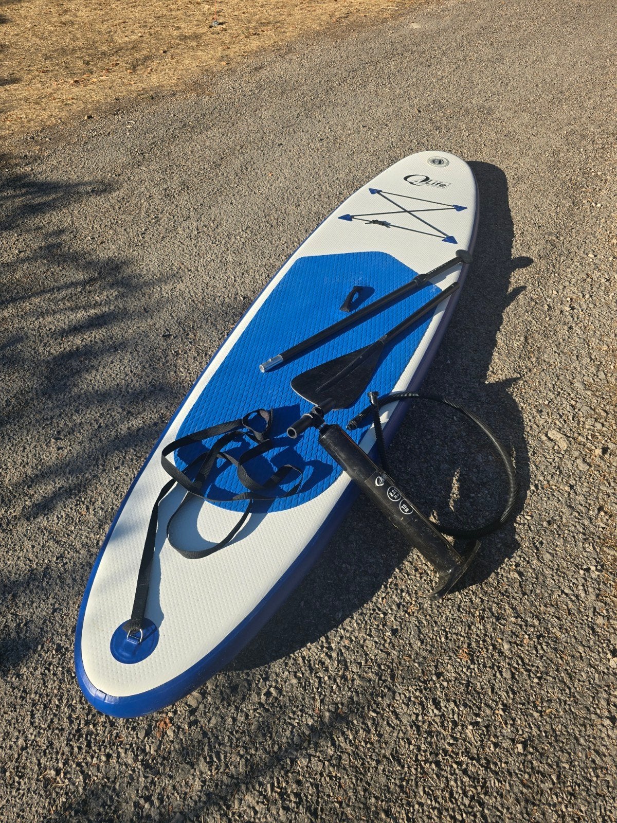 Opblaasbaar SUP board met peddel en pomp - QLife, Ophalen of Verzenden, Zo goed als nieuw, SUP-boards