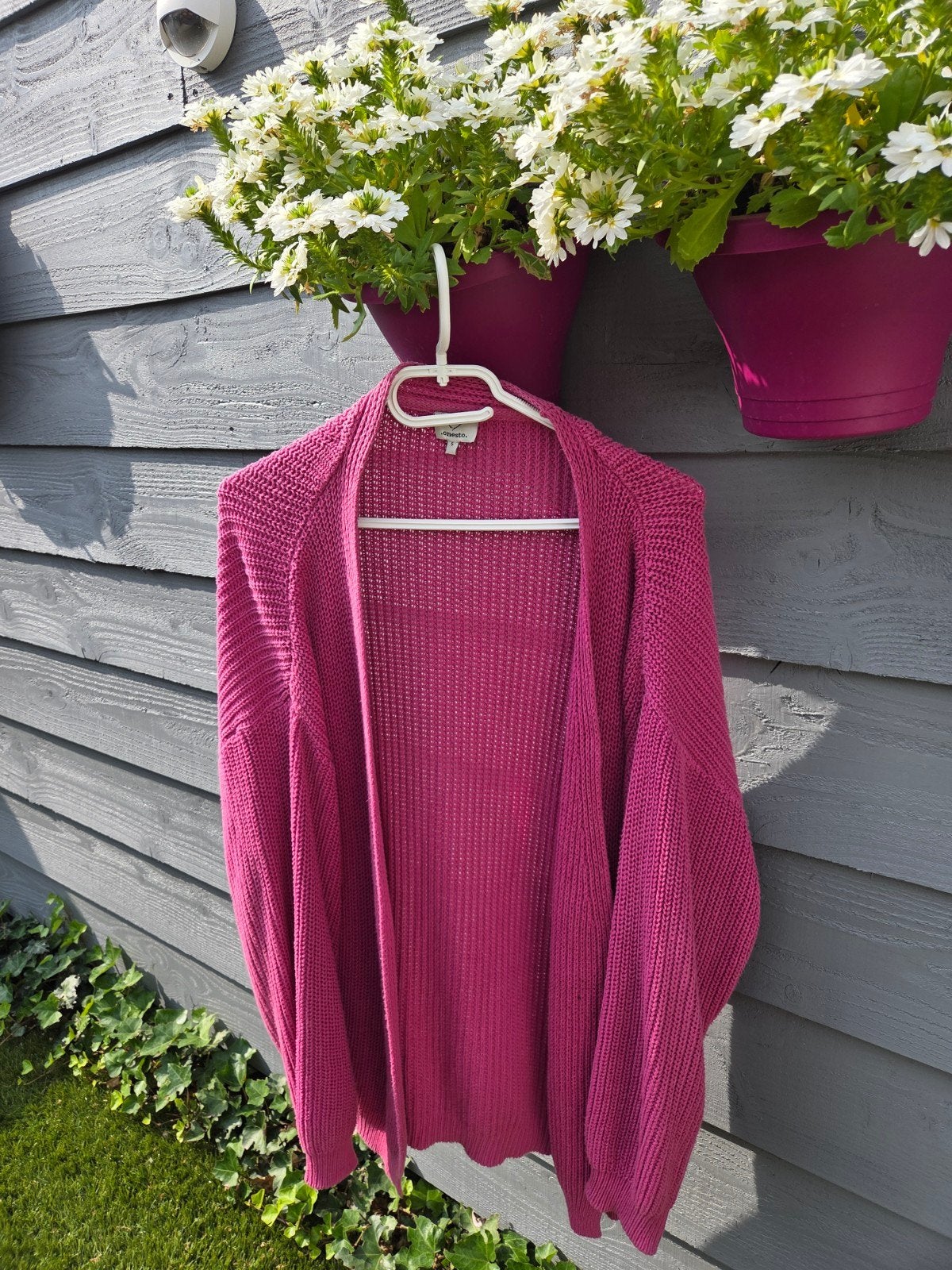 Onesto fuchsia roze gebreid vest maat S €5, Onesto, Ophalen of Verzenden, Zo goed als nieuw, Roze