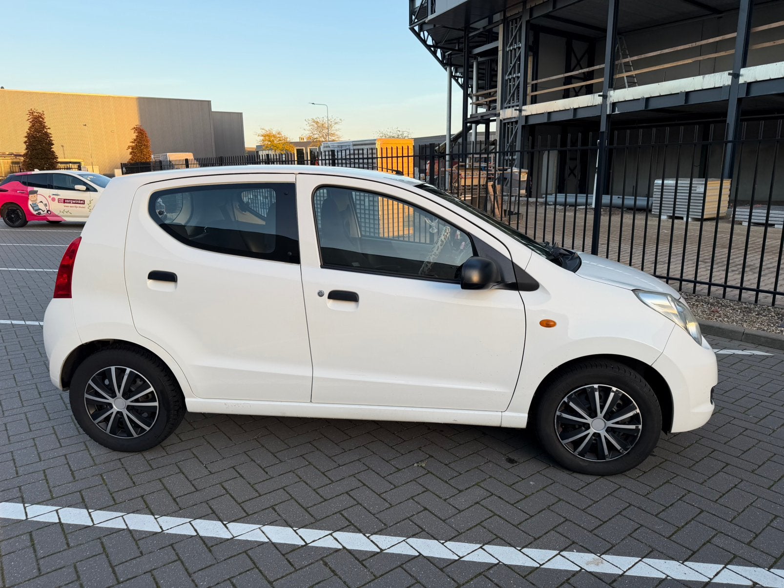 Suzuki Alto 1.0 comfort plus 2011 Wit, Voorwielaandrijving, Stof, 200 kg, 4 stoelen