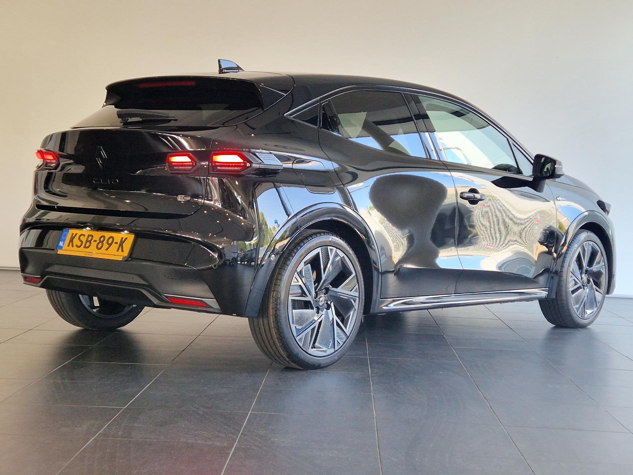 Renault Clio 1.8 Hybrid 160 esprit Alpine | HARMAN KARDON AU, Met garantie (alle), 1246 kg, Zwart, Origineel Nederlands