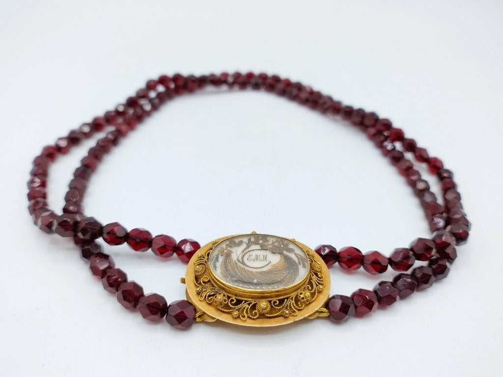Glasgranaten ketting met 18 karaats gouden rouwslot, 1867, Gebruikt, Info@zilverwebsite.nl, Verzenden, Zilverwebsite.nl