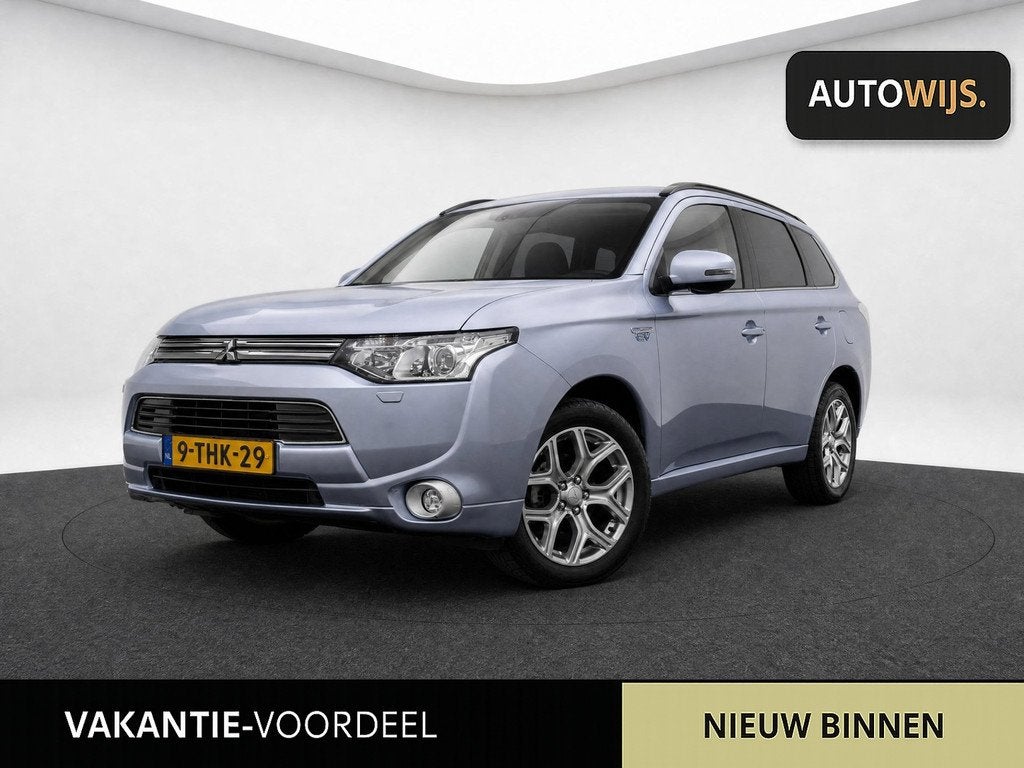 Mitsubishi Outlander 2.0 PHEV Instyle+|LEDER|PANO|CAMERA|CLI, Zwart, 4 cilinders, Blauw, Automatische klimaatregeling