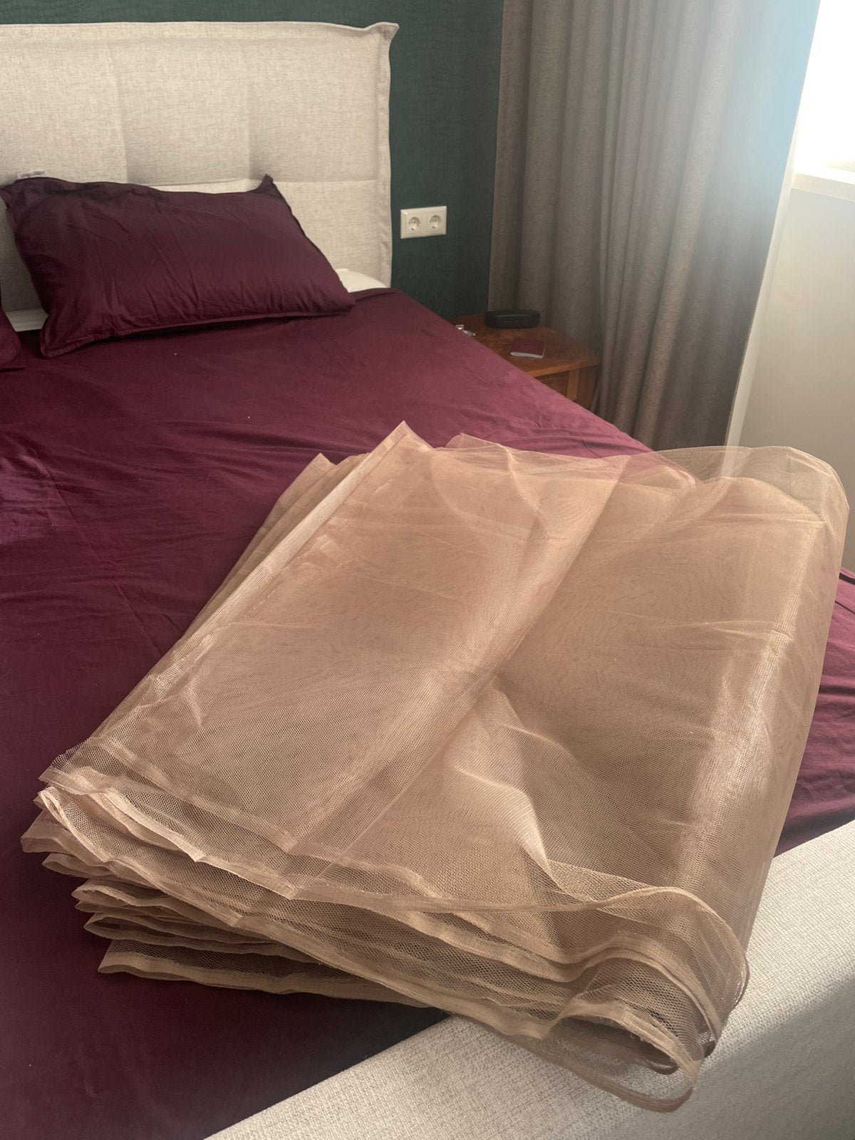Tule taupe, Hobby en Vrije tijd, Stoffen en Lappen, Overige kleuren, 120 cm of meer, Ophalen of Verzenden, Katoen