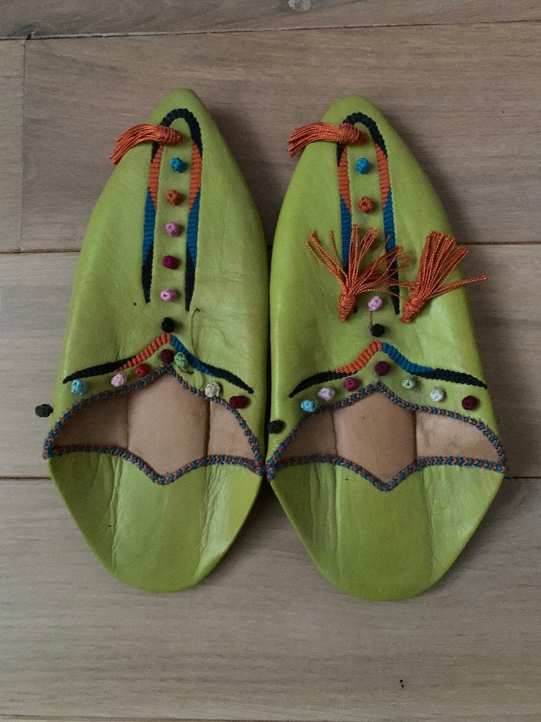 Marokkaanse sloffen, geelgroen en blauwgrijs, Overige kleuren, Ophalen of Verzenden, Pantoffels of Sloffen, Onbekend