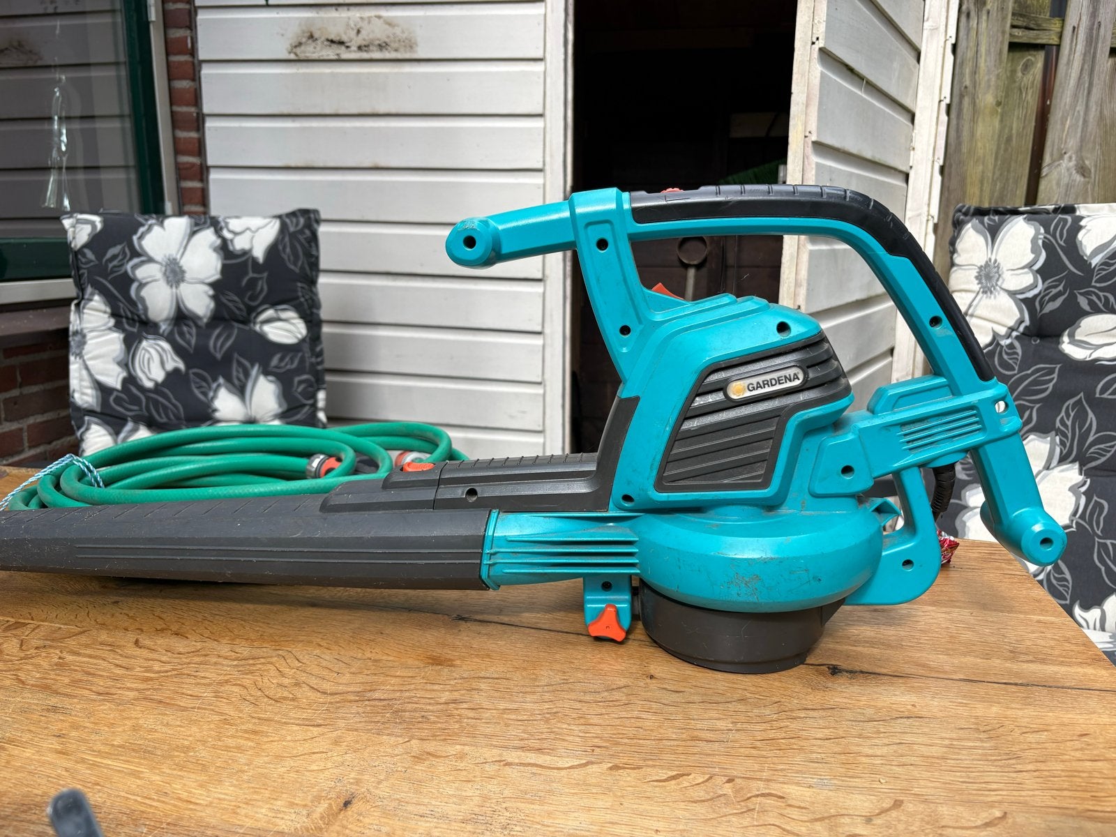 Gardena Bladblazer - Elektrisch, met zuigfunctie, Ophalen, Gebruikt, Met zuigfunctie, Handgedragen
