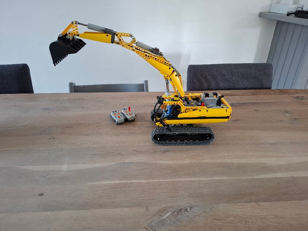 LEGO technic 8043 - Motorized Excavator + stickervel, Gebruikt, Lego, Compleet, Ophalen of Verzenden