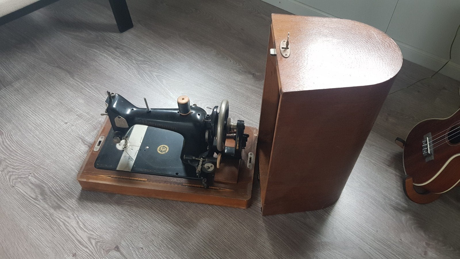 Antieke Naaimachine met Houten Koffer, Antiek en Kunst, Ophalen