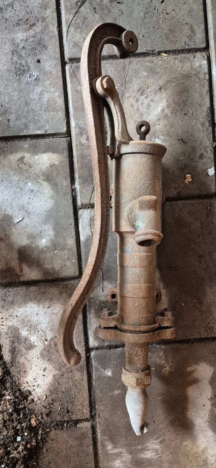 Antieke gietijzeren waterpomp - Decoratie of restauratie, Ophalen