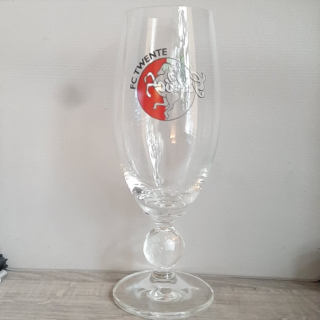 FC Twente/Grolsch bierglas op pootje 18.5 cm, Verzenden, Zo goed als nieuw, F.C. Twente, Overige typen