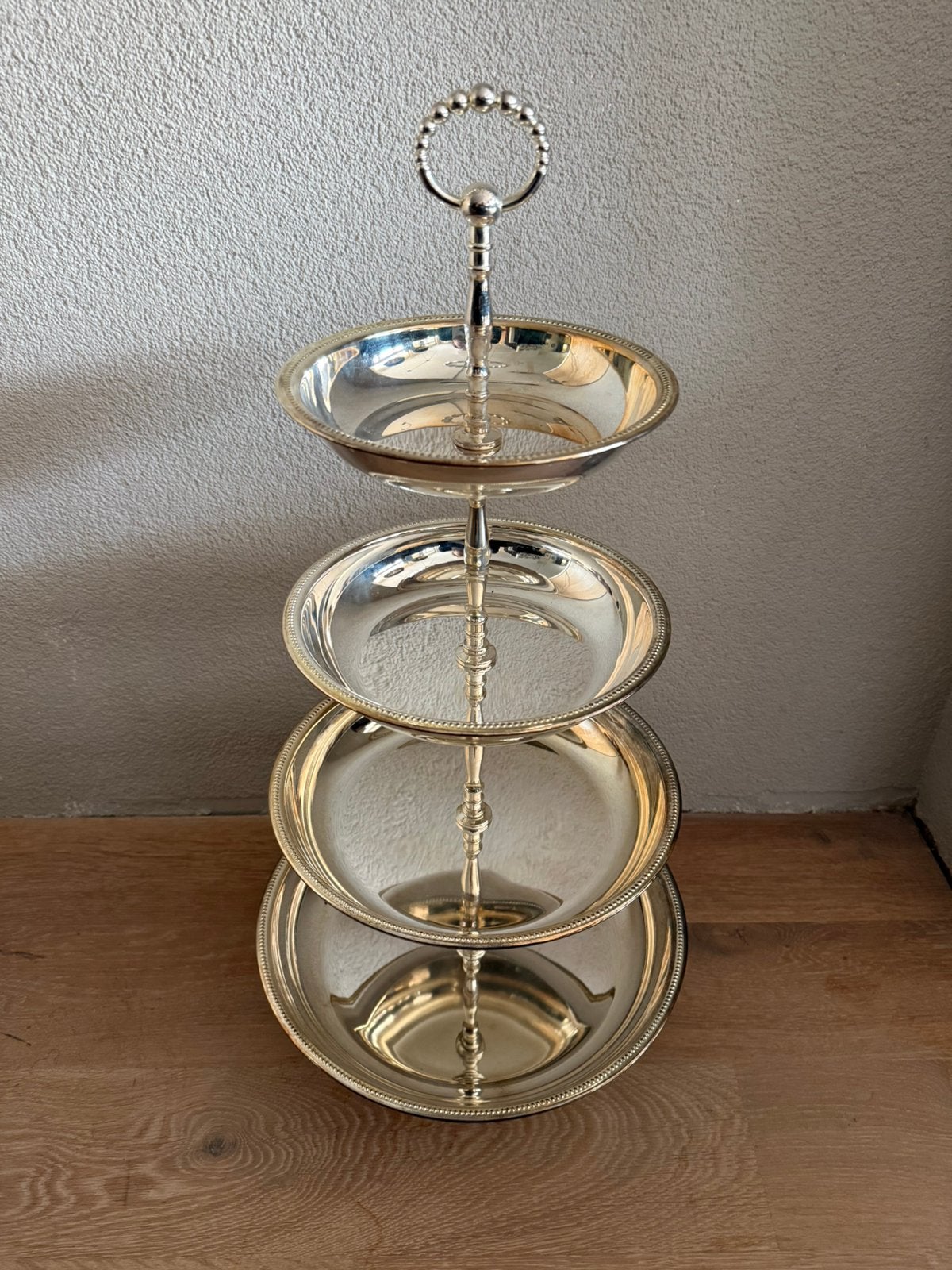 Verzilverde vintage etagère 4 schalen van Godinger, Huis en Inrichting, Etagère, Demontabel, Ophalen of Verzenden, Zo goed als nieuw