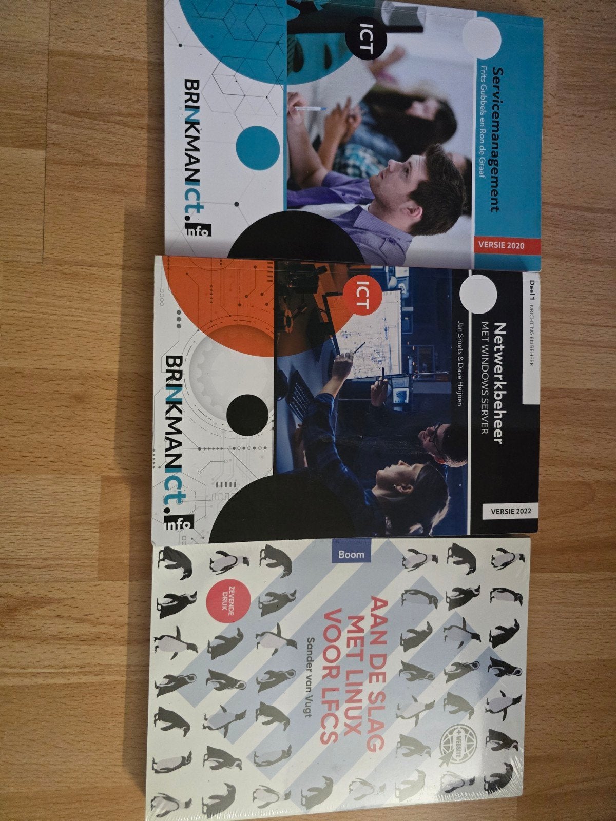3 ICT boeken: Service, Netwerkbeheer en Linux, Boeken, Informatica en Computer, Zo goed als nieuw, Besturingssystemen, Ophalen of Verzenden