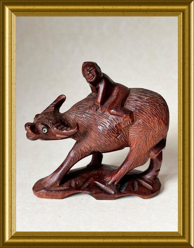Klein houtsnijwerk beeldje: karbouw, waterbuffel, Antiek en Kunst, Kunst | Beelden en Houtsnijwerken, Beeld, Hout, Zoogdier, Minder dan 20 cm