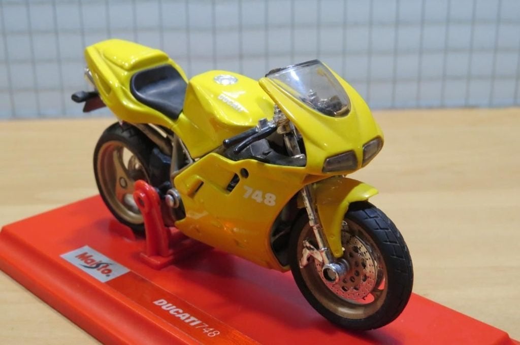 Ducati 748 yellow 1:18, MayCheong, Maisto, Nieuw, Ophalen of Verzenden