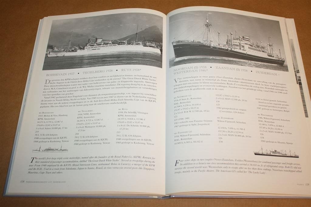 Boek. Passagiersschepen uit Nederland., N.v.t., N.v.t., Ophalen of Verzenden, Zo goed als nieuw